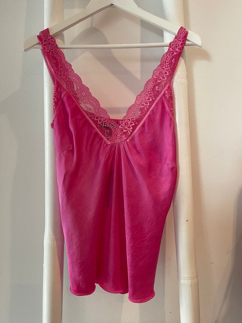 Sera Lace Cami Fuxia